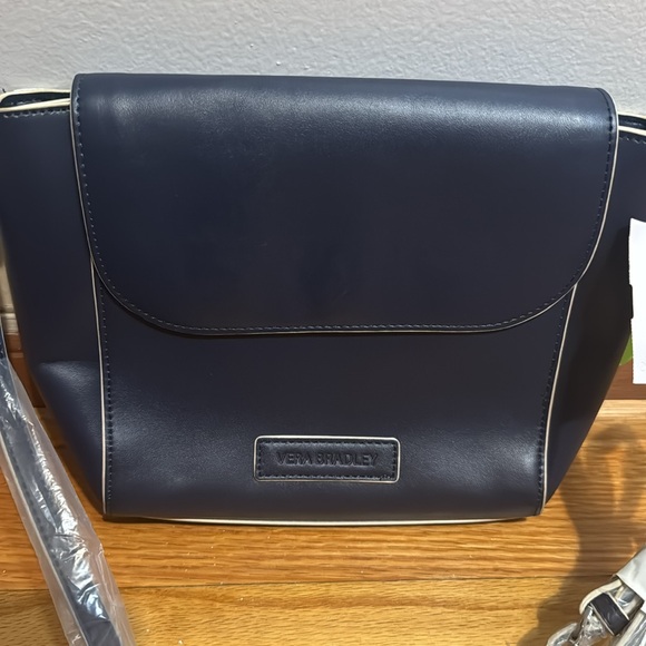 NWT Vera Bradley Women’s Blue Flap Crossbody Classic Navy Purse - Picture 2 of 10